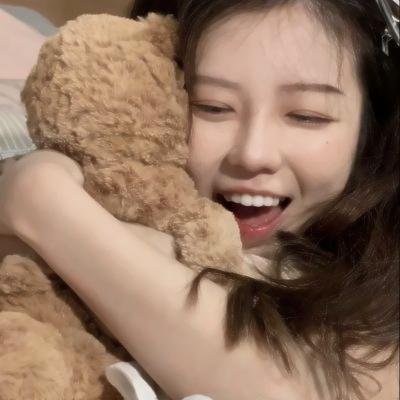我和他都是新郎。